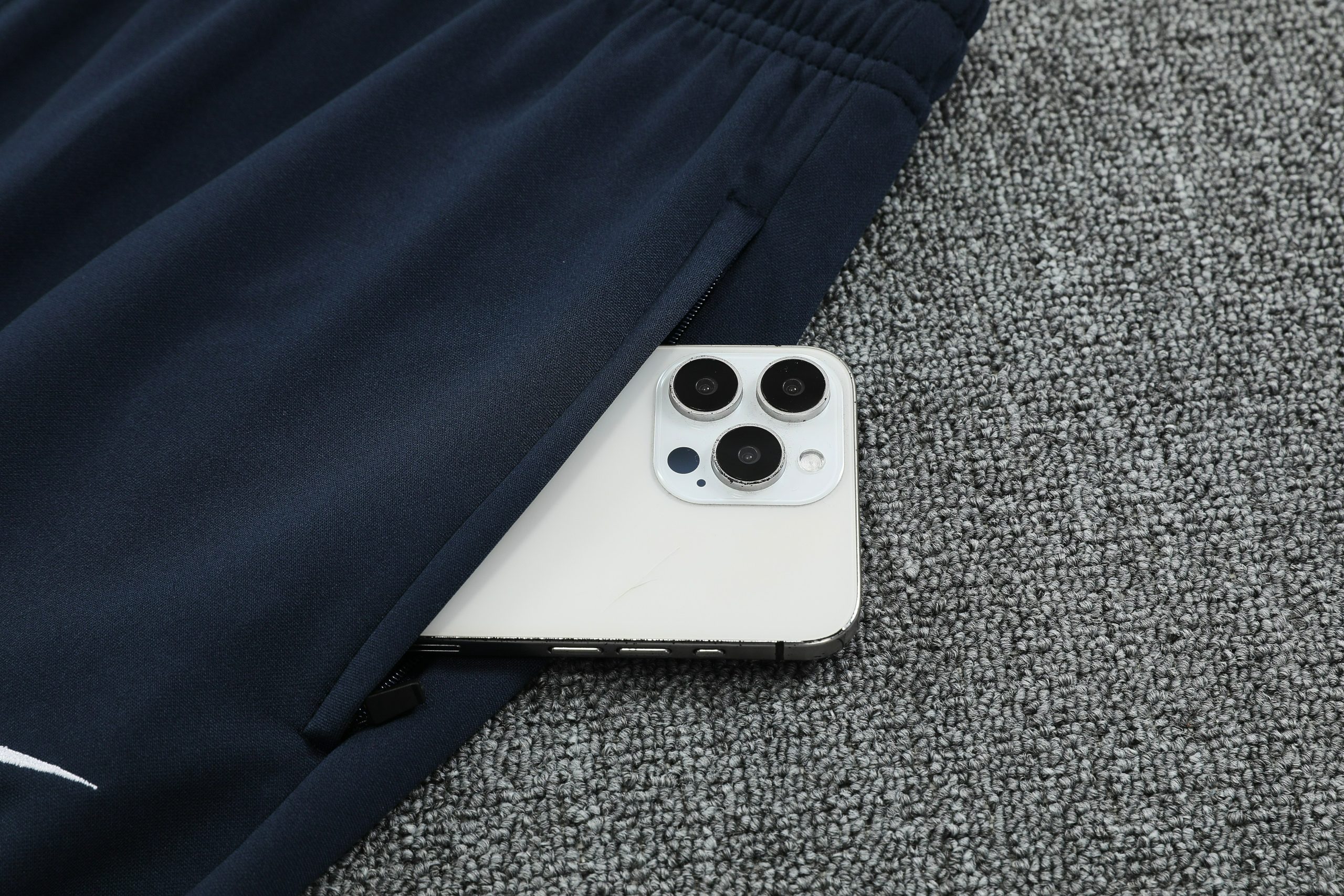 Chelsea Training Kit (Polo+Pants) 2025/26 - Image 3