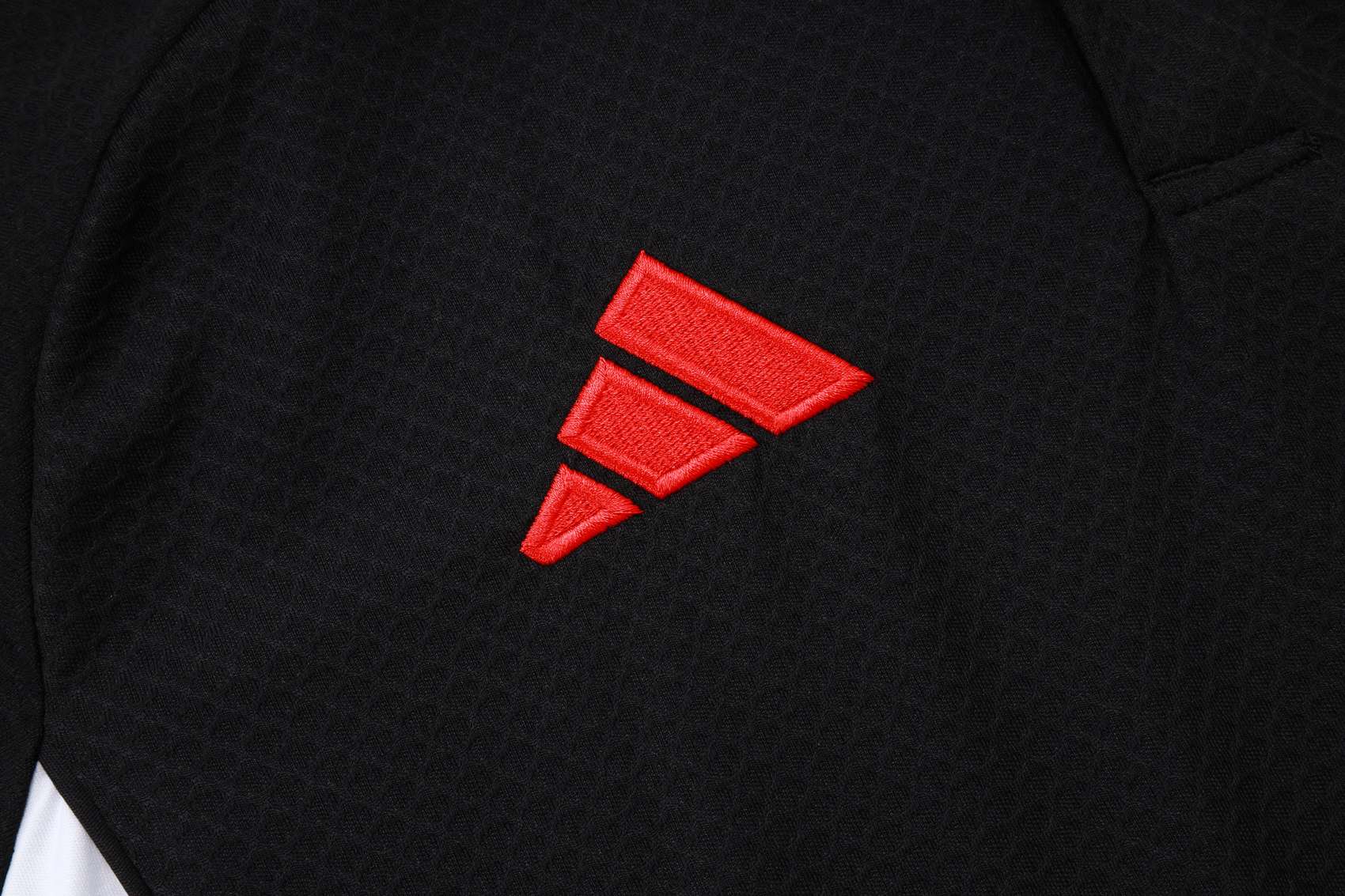 Liverpool Training Kit (Polo+Pants) Black 2025/26 - Image 5