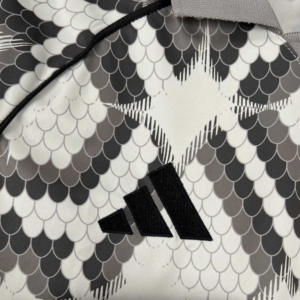 Bayern Munich Soccer Jersey Special Edition Shirt 2025/26 - Image 5