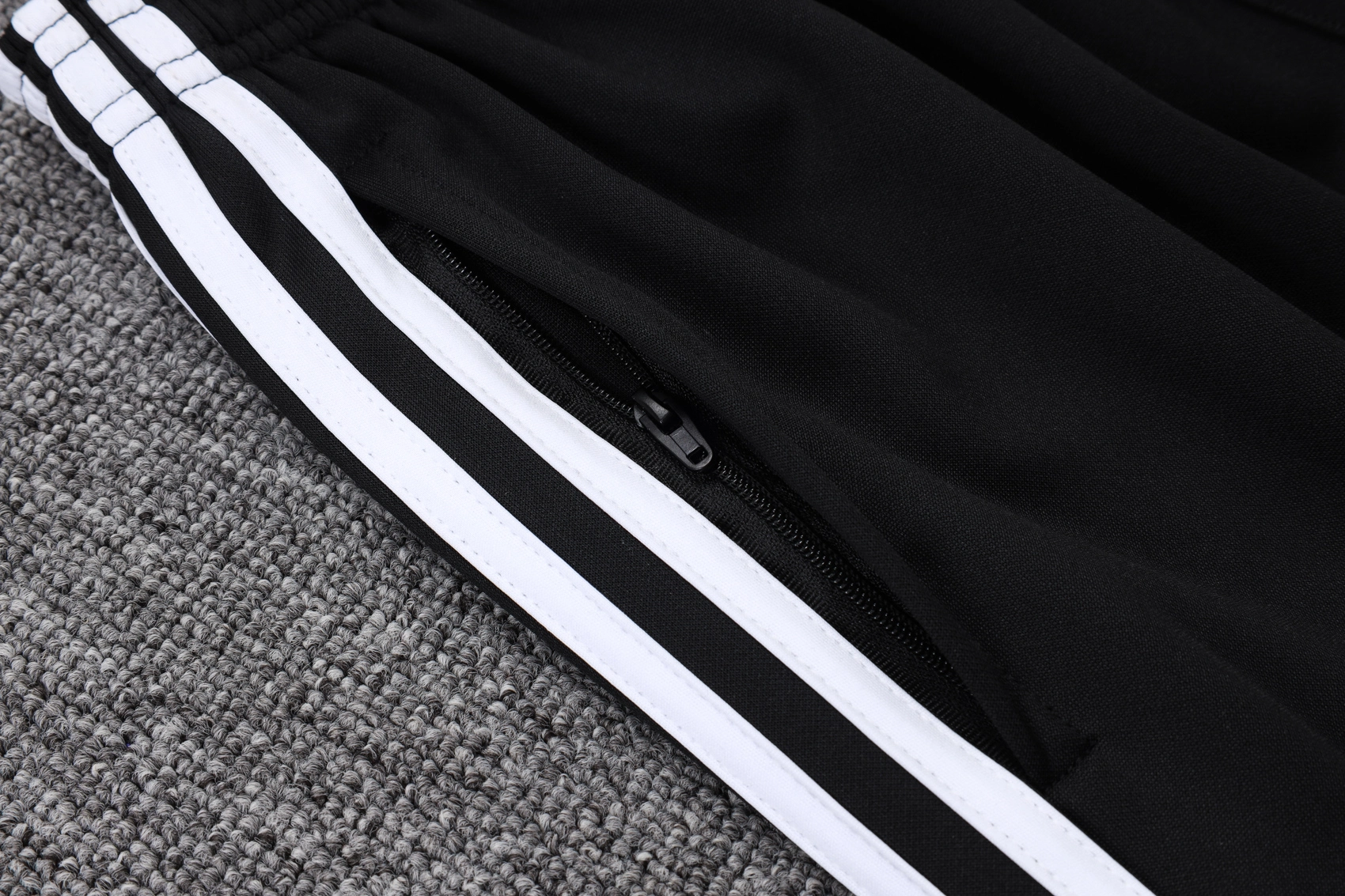 Juventus Training Kit (Jacket+Pants) White 2025/26 - Image 3