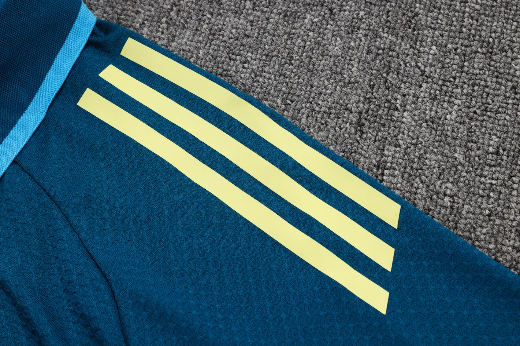 Juventus Training Kit (Polo+Pants) Blue 2025/26 - Image 3