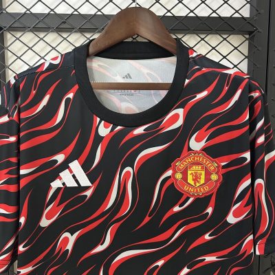 Alternative view of Manchester United Pre-Match Football Jersey Shirt 2025/26