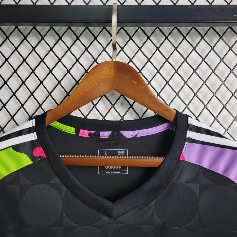 Manchester United Pre-Match Football Jersey Shirt 2023/24 - Image 6