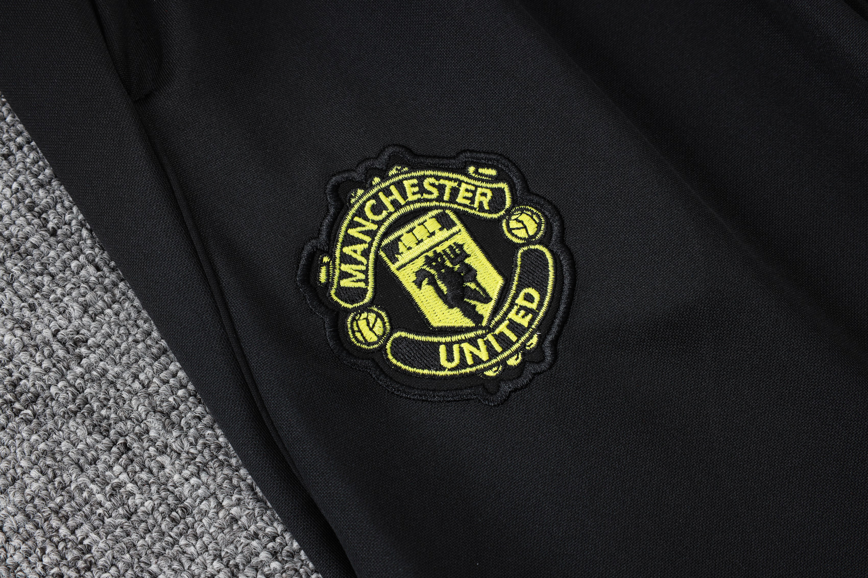 Manchester United Training Kit (Jacket+Pants) Black 2025/26 - Image 2