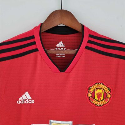 Alternative view of Manchester United Retro Home Football Jersey Shirt 2018/19
