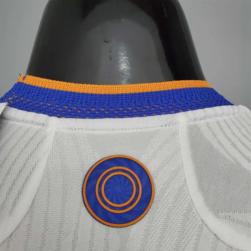 Real Madrid Retro Jersey Home Soccer Shirt 2021/22 - Image 5