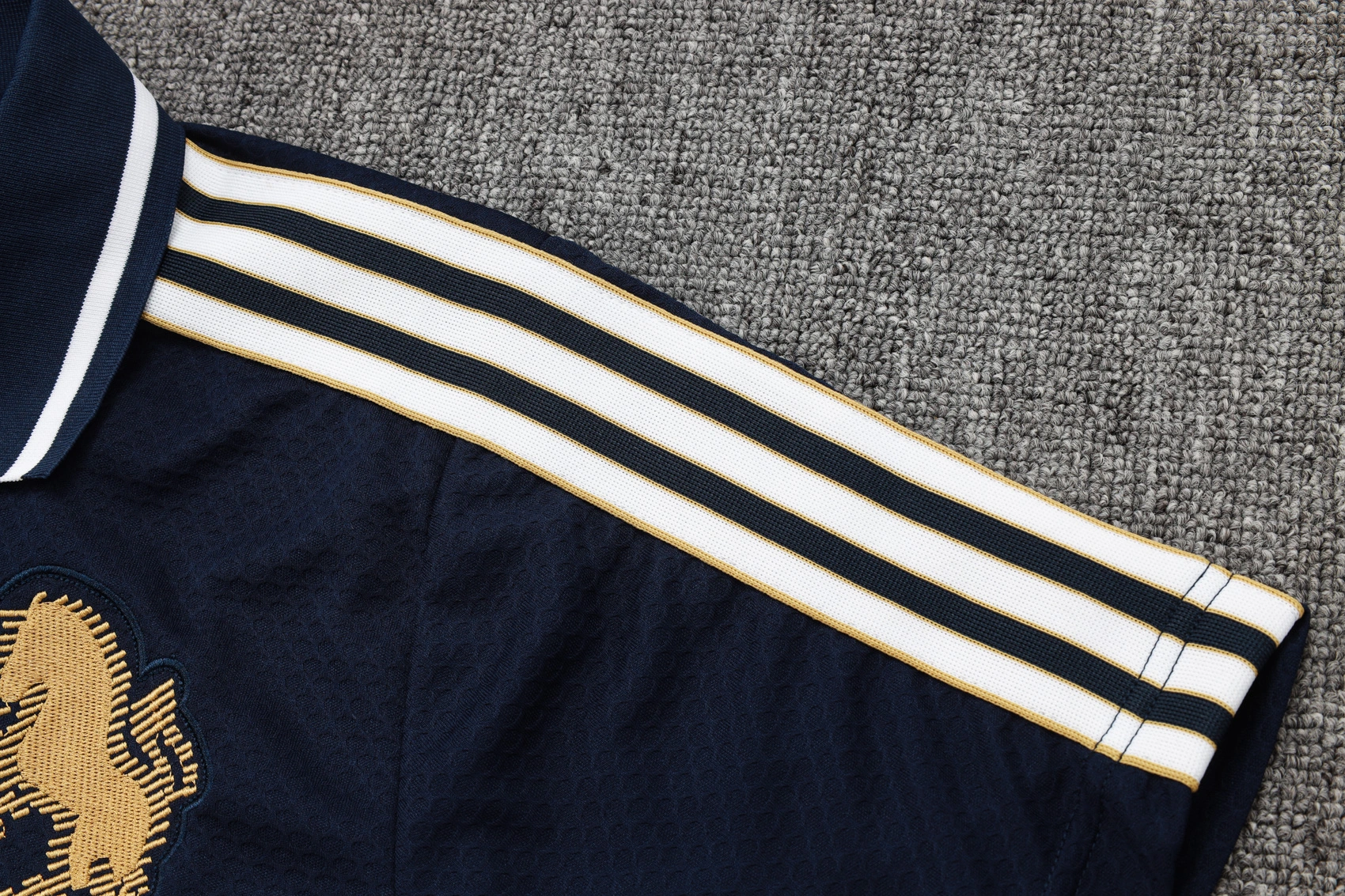 Juventus Training Kit (Polo+Pants) Navy 2025/26 - Image 2