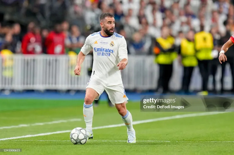 Real Madrid Retro Jersey Home Long Sleeve Soccer Shirt 2021/22 - Image 3