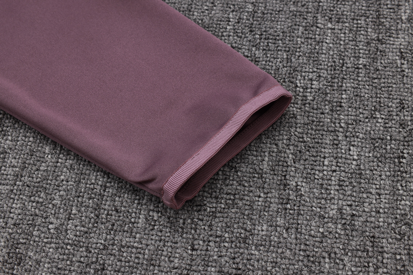 Manchester United Training Kit (Jacket+Pants) Grayish Purple 2025/26 - Image 2