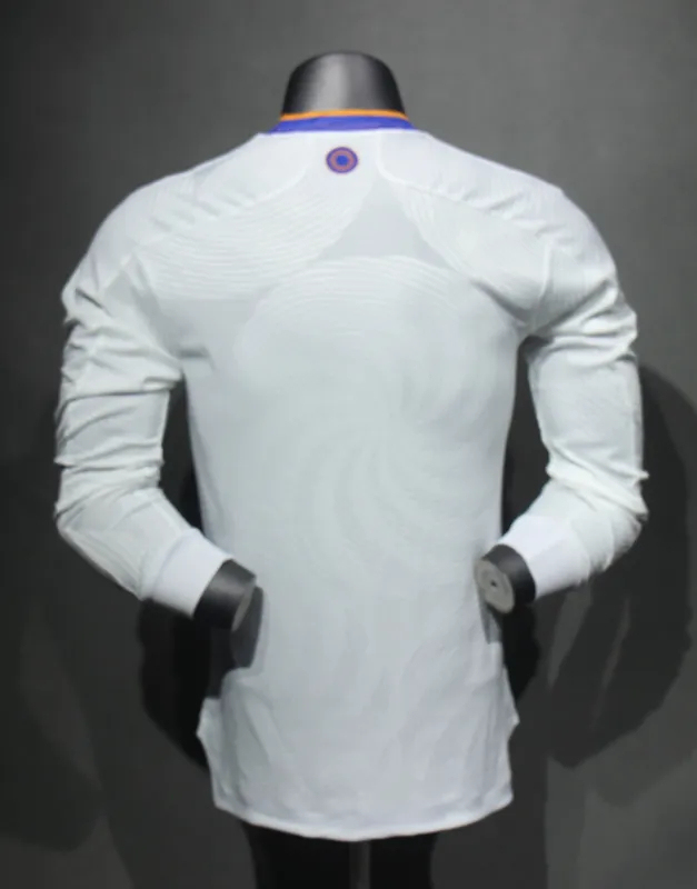 Real Madrid Retro Jersey Home Long Sleeve Soccer Shirt 2021/22 - Image 2