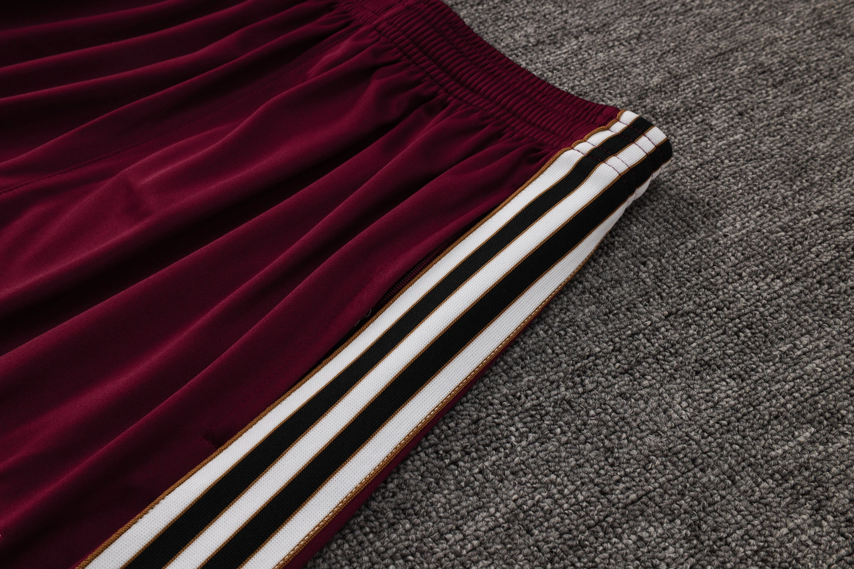 Ajax Training Kit (Polo+Pants) Deep Red 2025/26 - Image 3