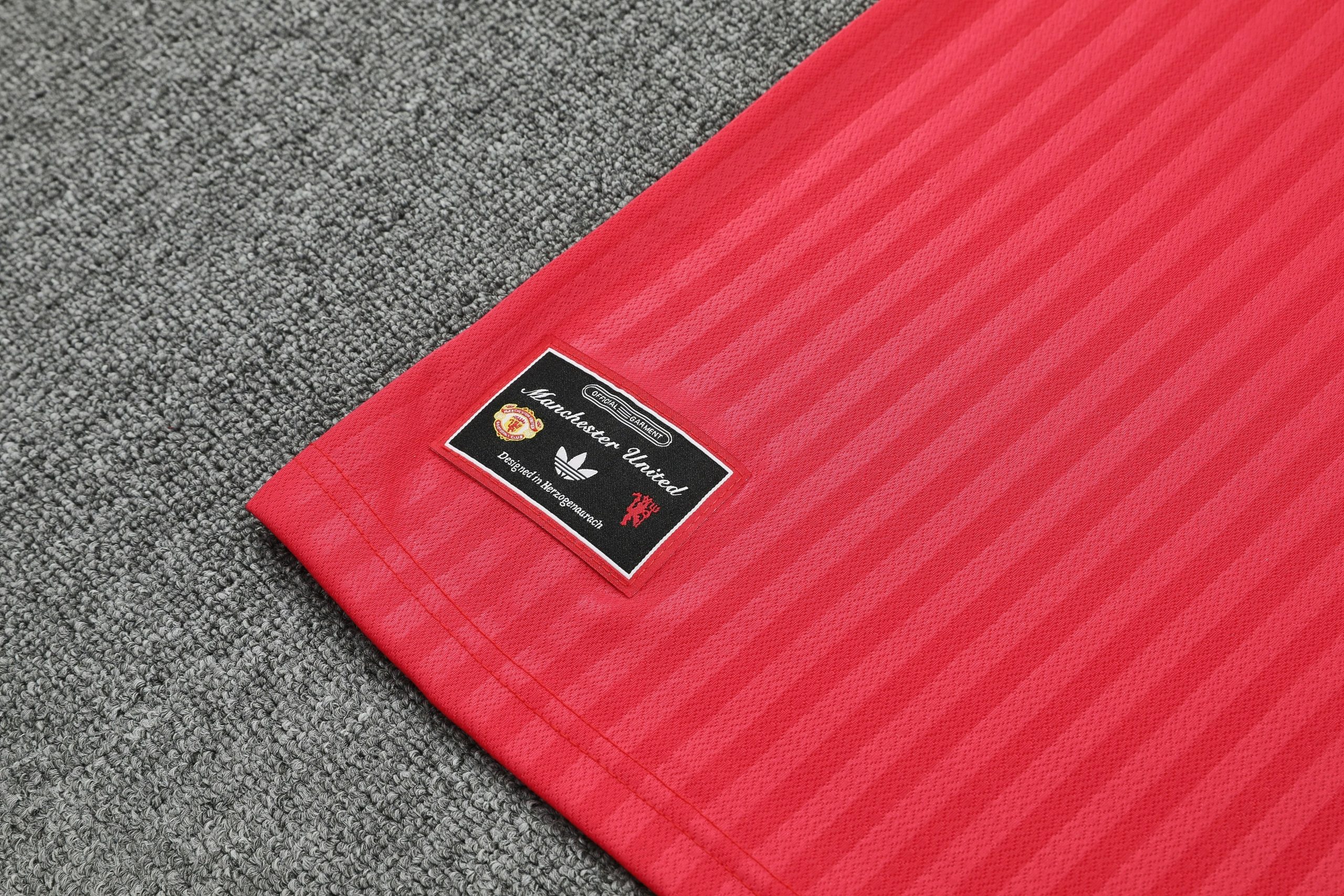 Manchester United OG Training Jersey Kit Red 2025/26 - Image 4