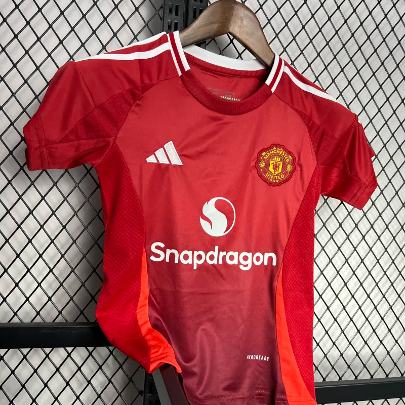 Manchester United Home Kids Kit Jersey+Shorts 2024/25 - Image 6