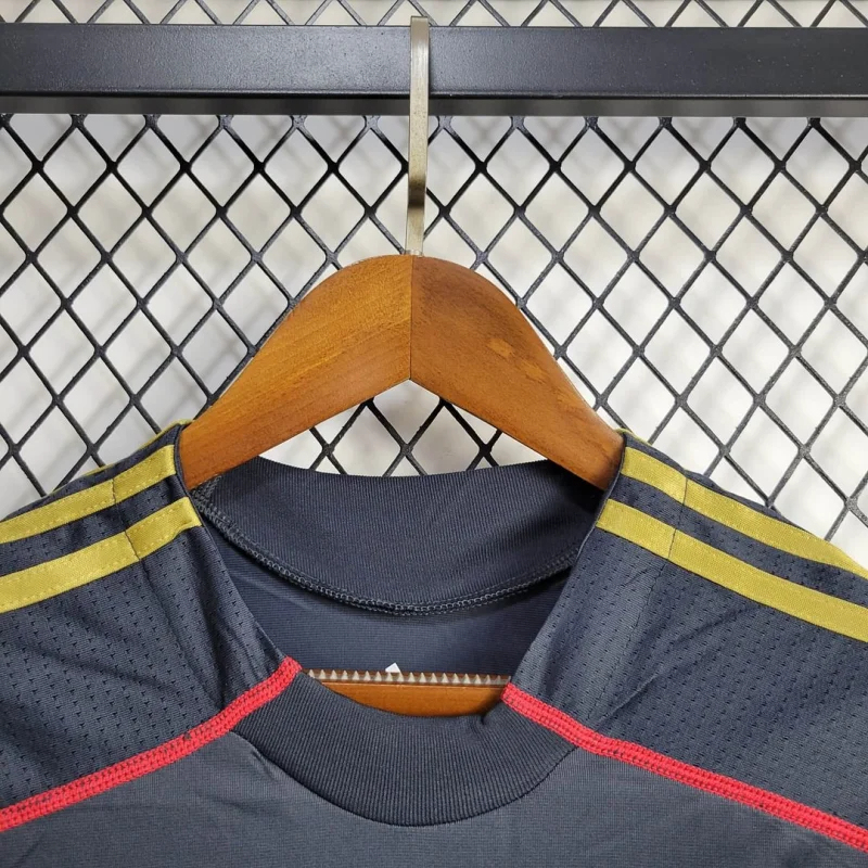 Liverpool Retro Football Jersey Away Long Sleeve Custom Shirt 2009/10 - Image 3