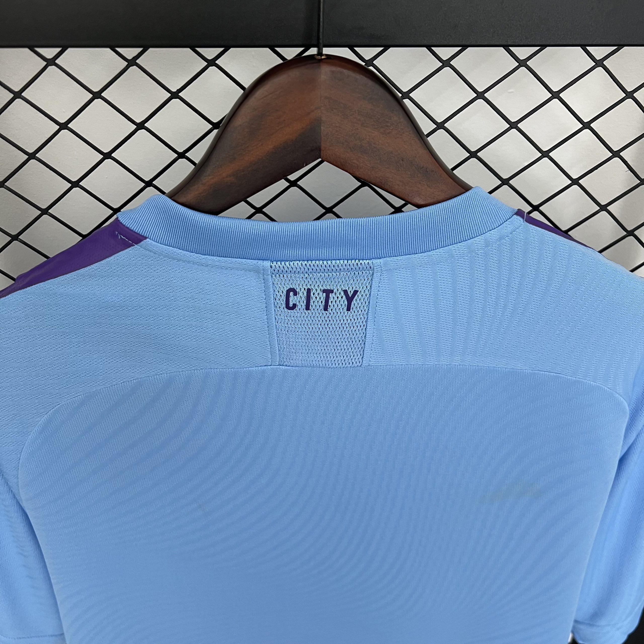 Manchester City Retro Football Jersey Home Shirt 2019/20 - Image 3