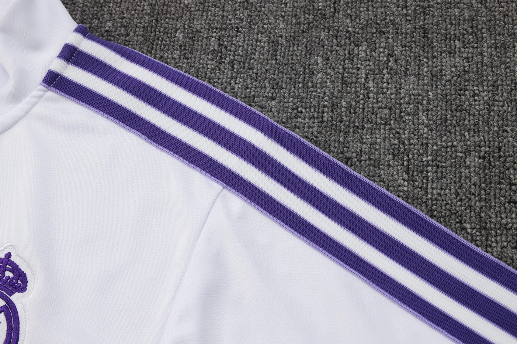 Real Madrid Training Kit (Sweatshirt+Pants) White 2025/26 - Image 4