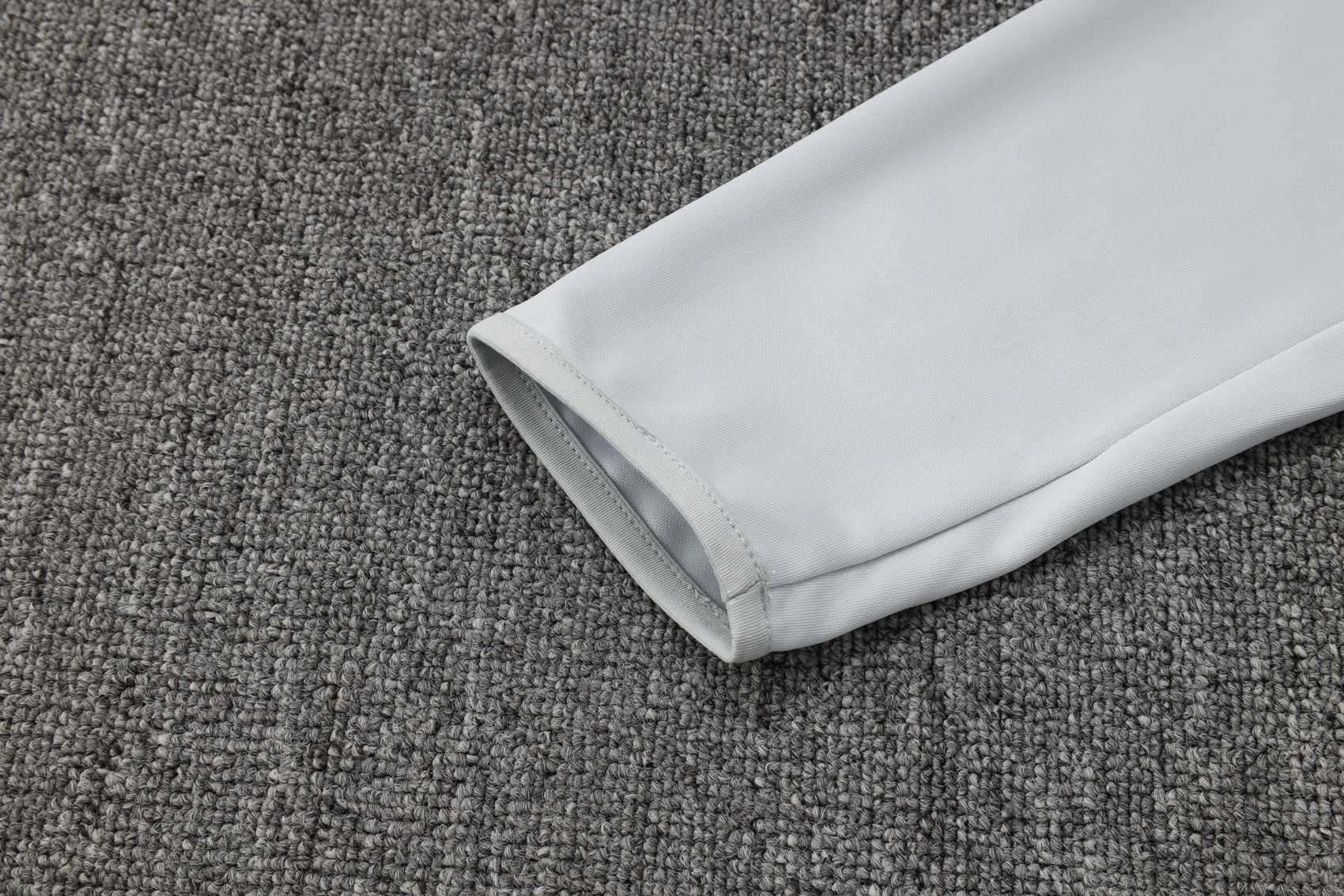 Juventus Training Kit (Jacket+Pants) Light Grey 2025/26 - Image 4