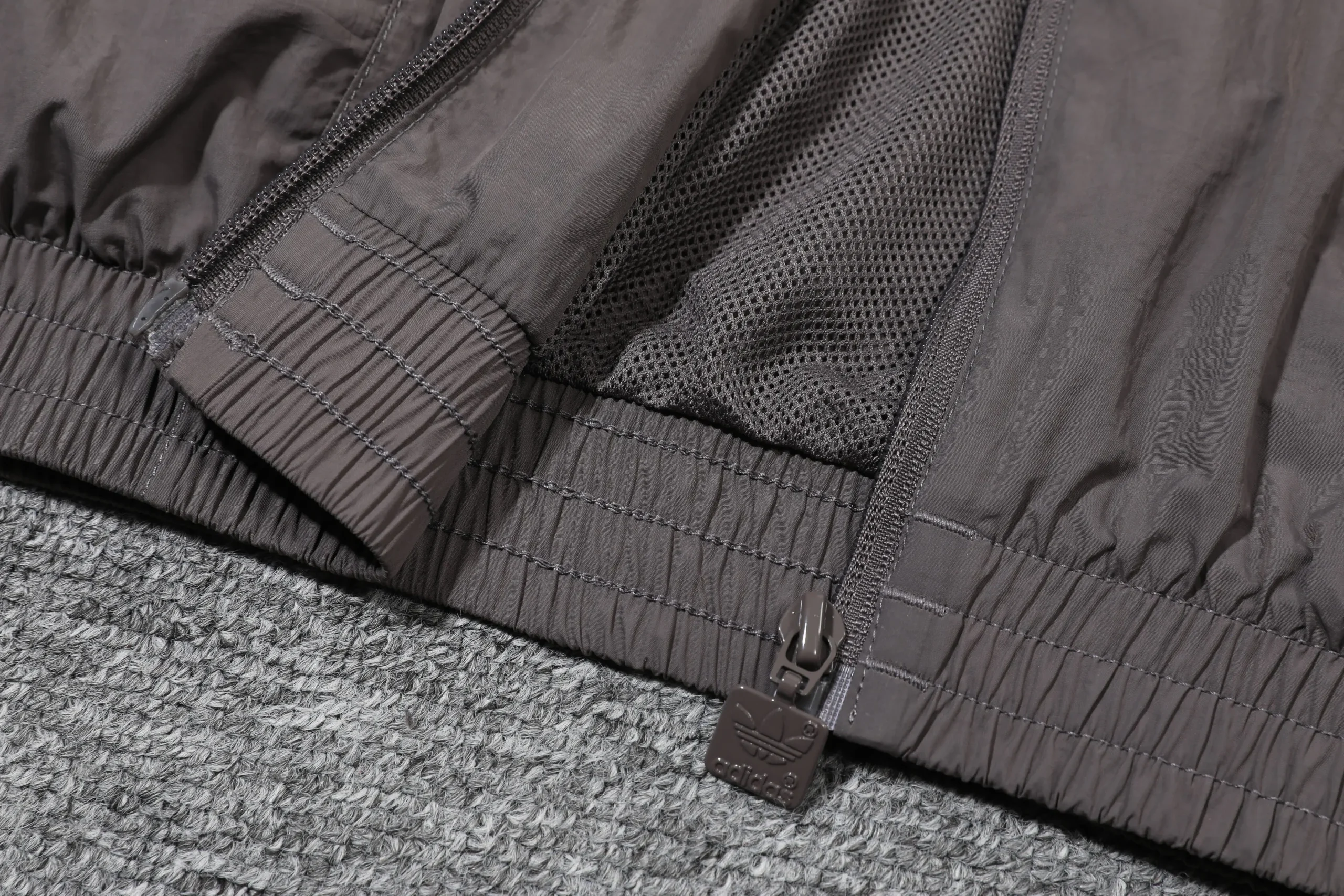 Real Madrid Windbreaker (Top+Pants) 2024/25 - Image 3