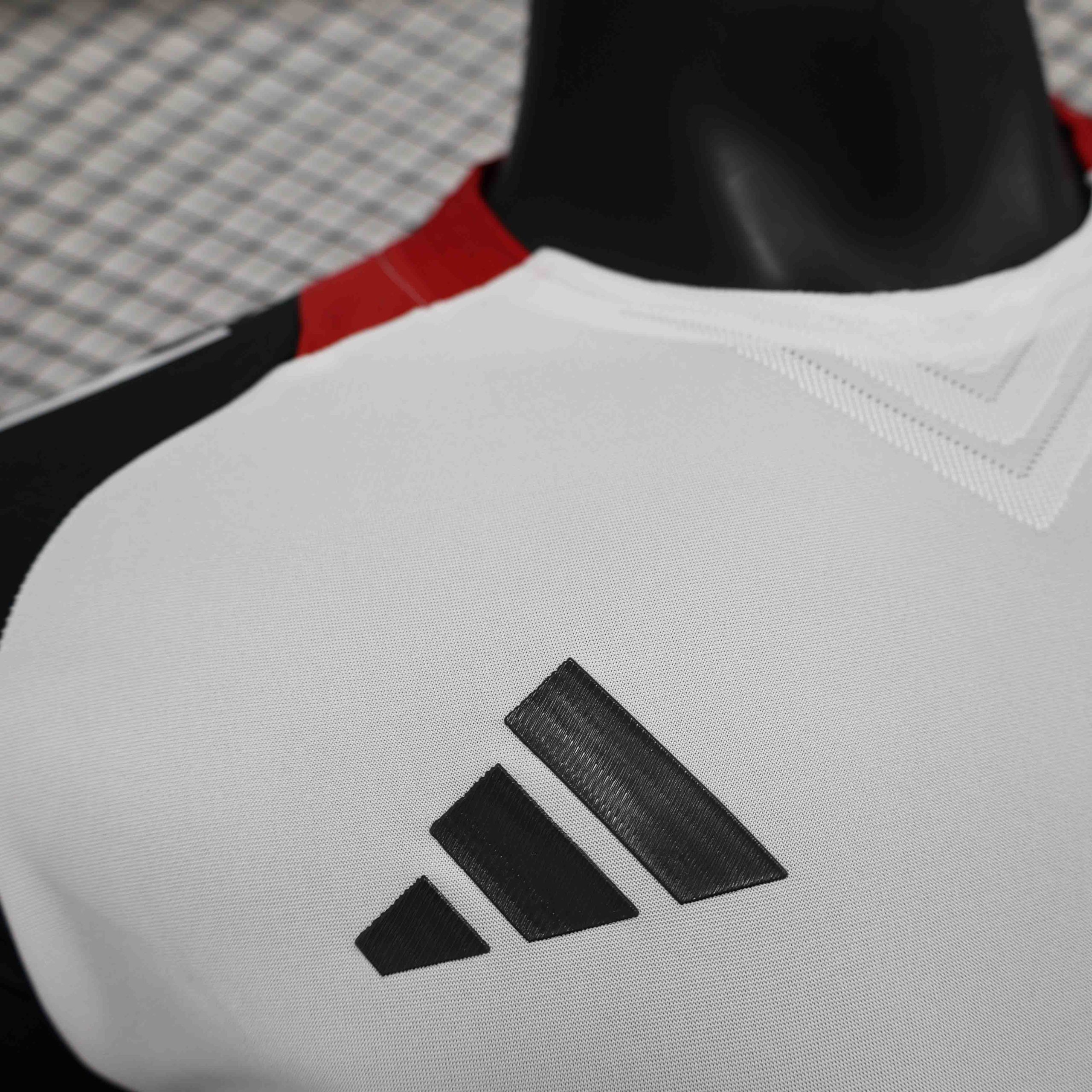 Manchester United Training Football Jersey Shirt 2025/26 - Image 4