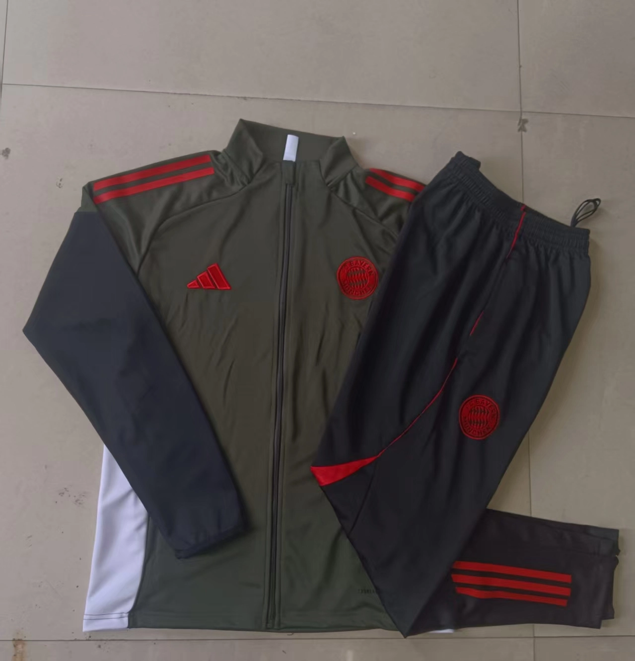 Kids Bayern Munich Training Kit (Jacket+Pants) Deep Green 2025/26 - Image 2