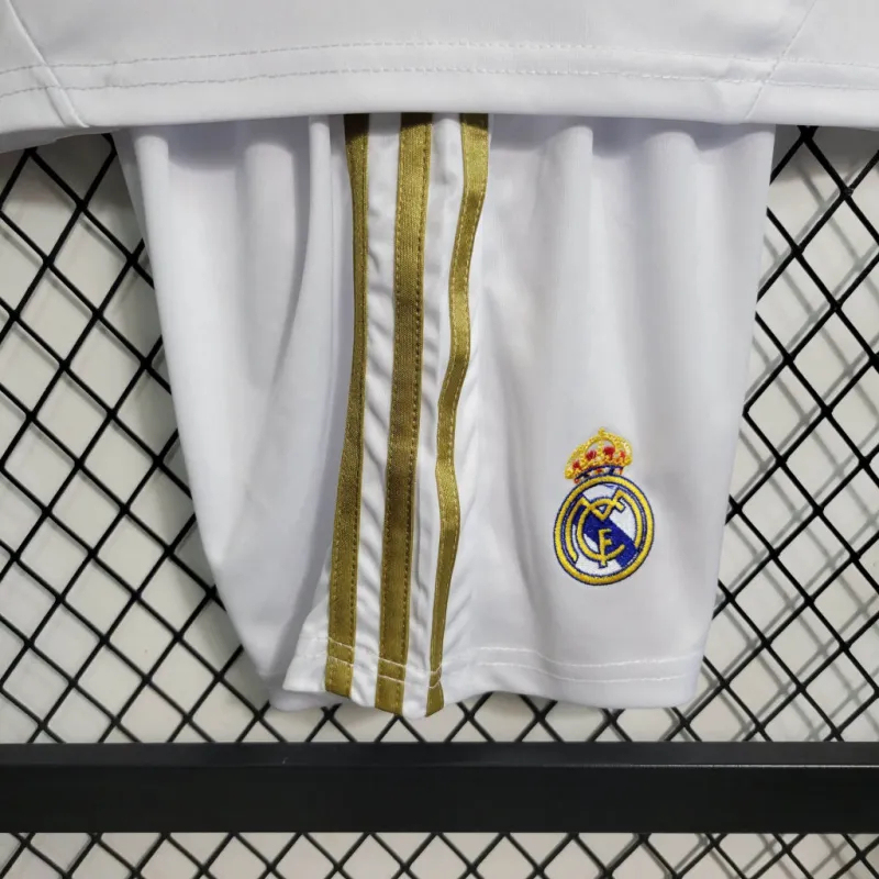 Real Madrid Retro Jersey Home Kids Kit Jersey+Shorts 2011/12 - Image 3