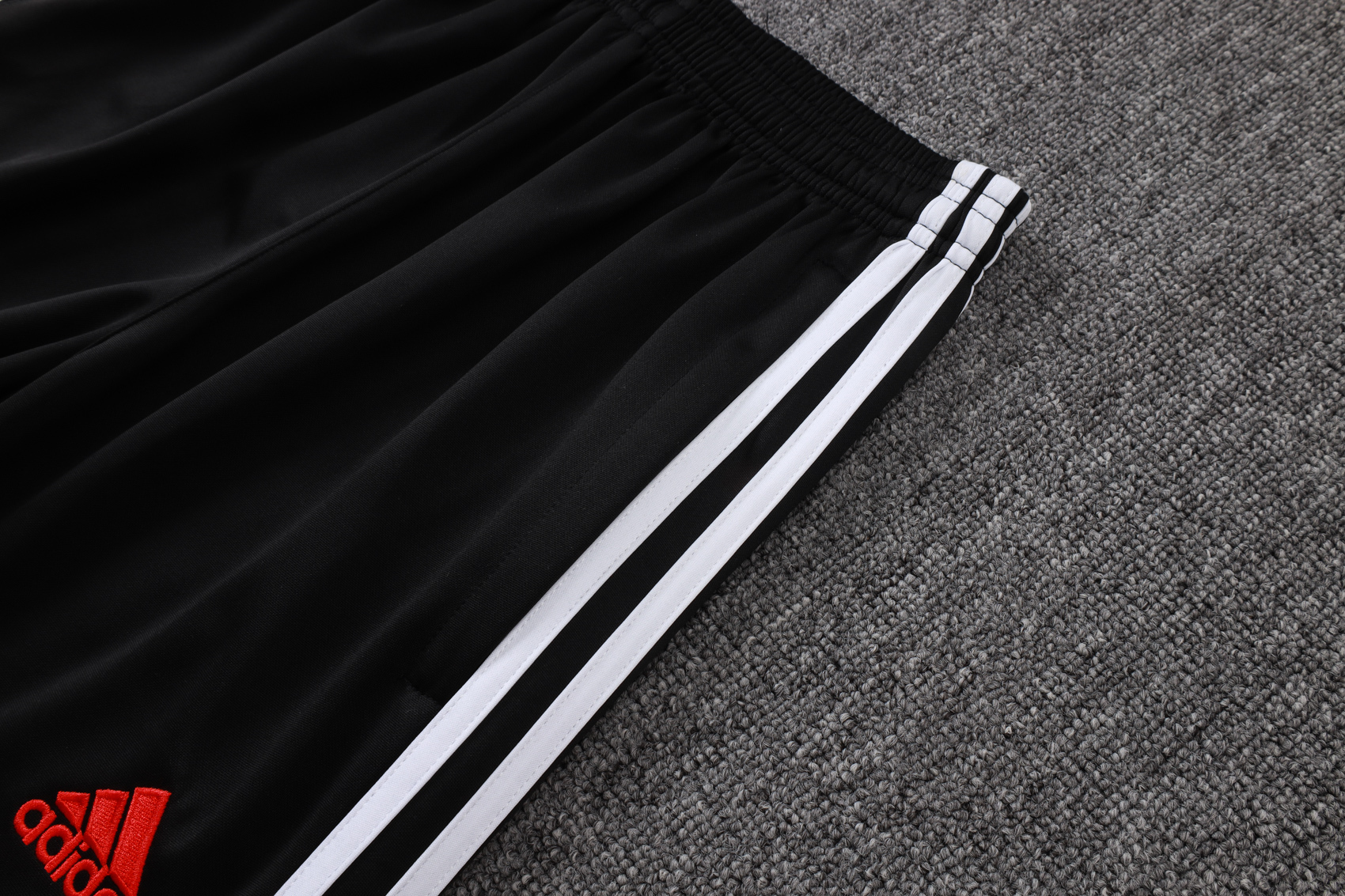 Manchester United Training Kit (Sweatshirt+Pants) Blue 2025/26 - Image 6