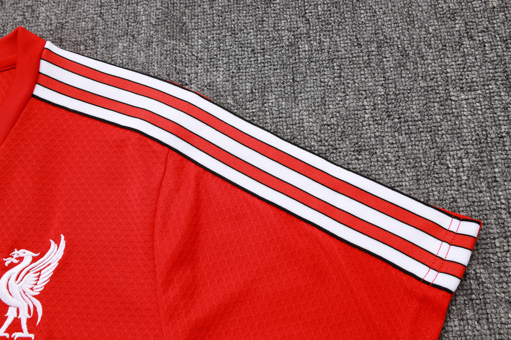 Liverpool Training Jersey Kit Red 2025/26 - Image 5