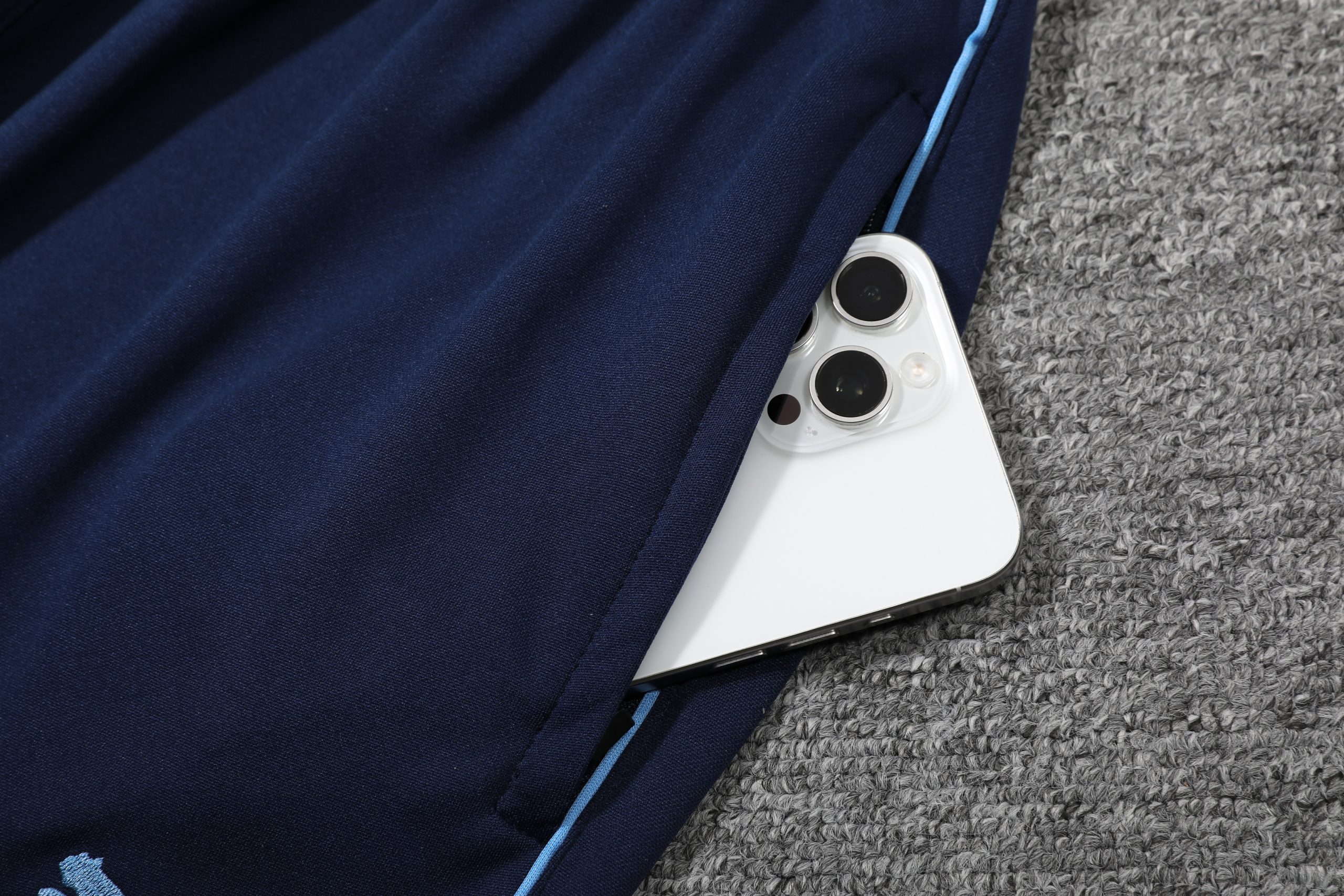 Manchester City Training Kit (Polo+Pants) 2025/26 - Image 3