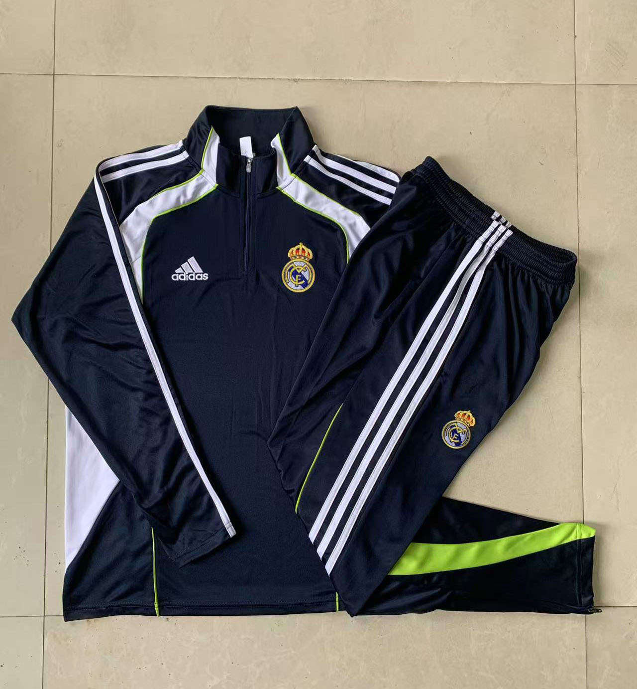 Kids Real Madrid Training Kit (Sweatshirt+Pants) Cyan 2025/26 - Image 2