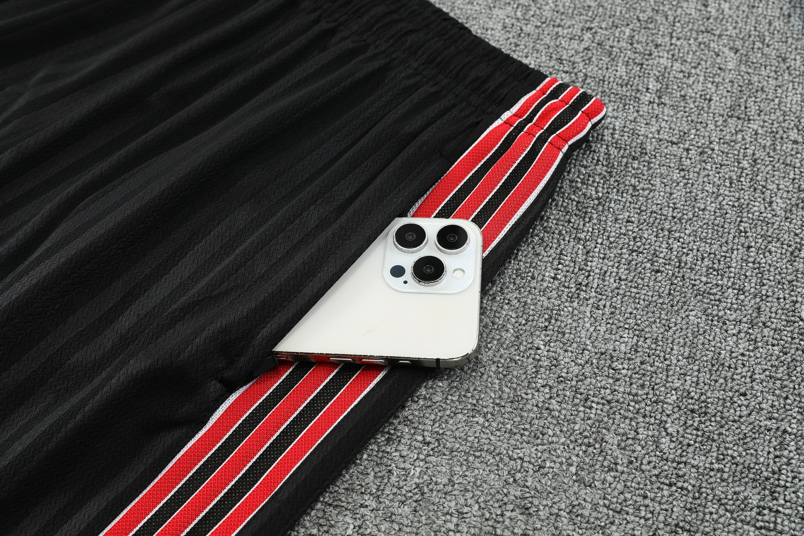 Manchester United OG Training Jersey Kit Red 2025/26 - Image 3