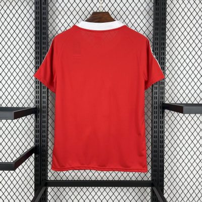 Alternative view of Bayern Munich Retro Jersey Home Champion Soccer Shirt 2001-02