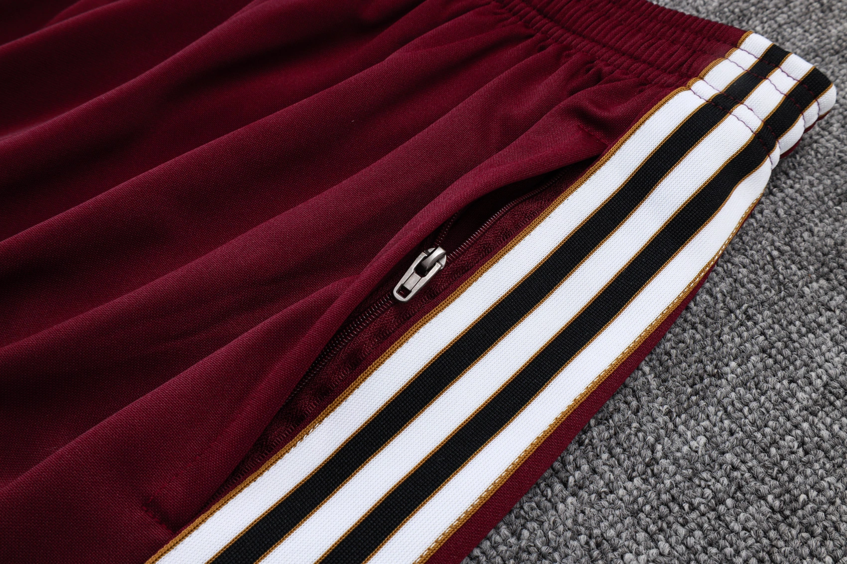 Ajax Training Kit (Jacket+Pants) Deep Red 2025/26 - Image 4