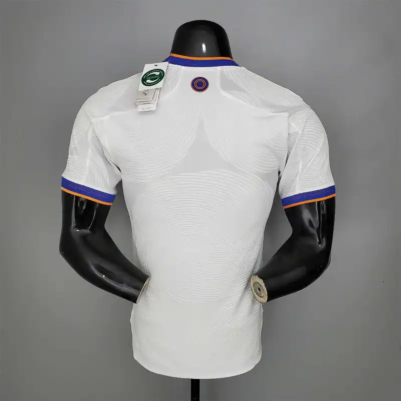 Real Madrid Retro Jersey Home Soccer Shirt 2021/22 - Image 2