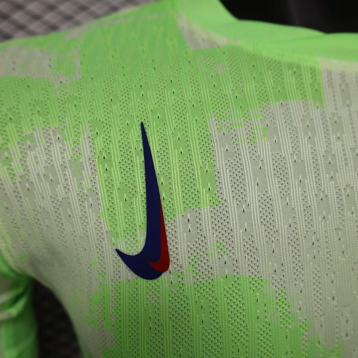 Soccer Jersey Barcelona Third Away x ColdPlay Shirt 2024/25 - Image 6