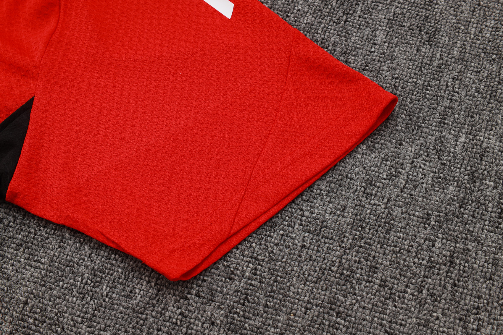 Liverpool Training Jersey Kit Red 2025/26 - Image 6