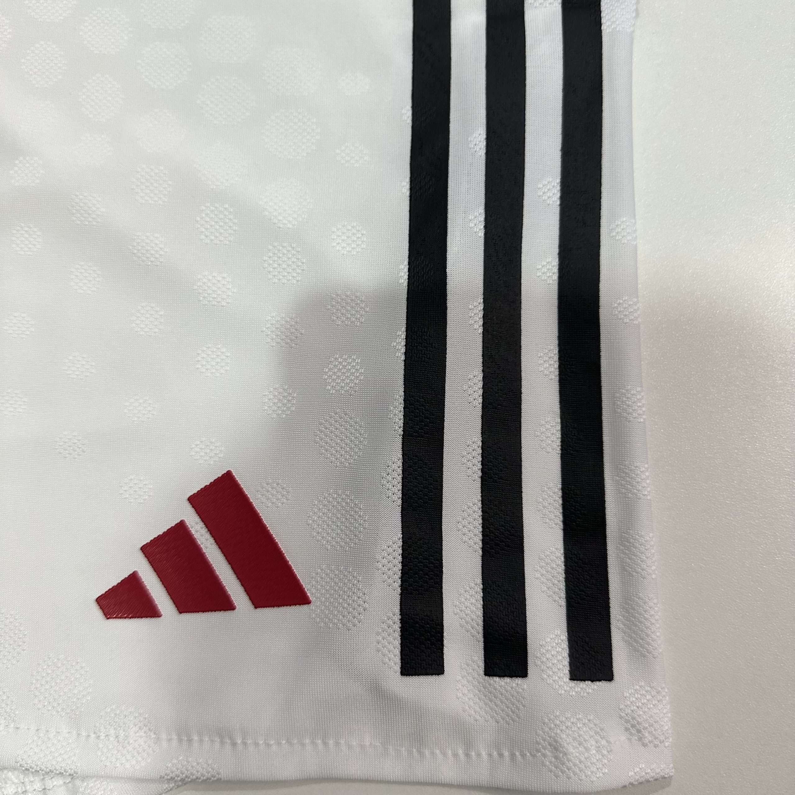 Manchester United Home Shorts 2025/26 - Image 6