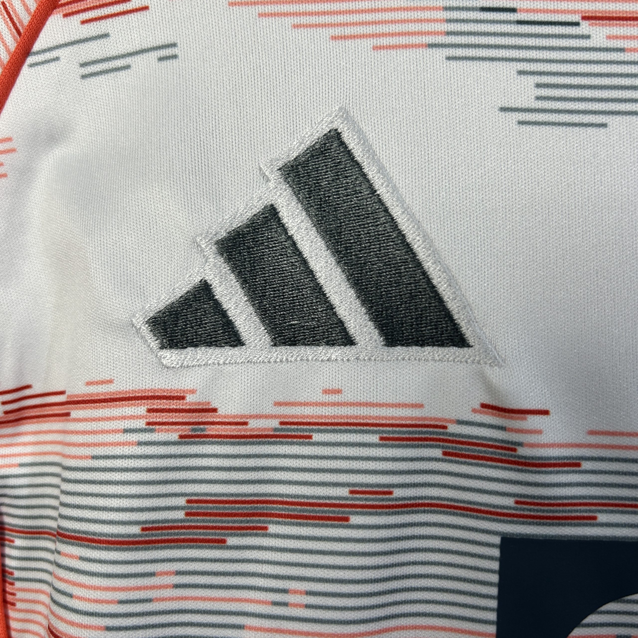 Bayern Munich Away Kids Kit Jerseys+Shorts 2025/26 - Image 5