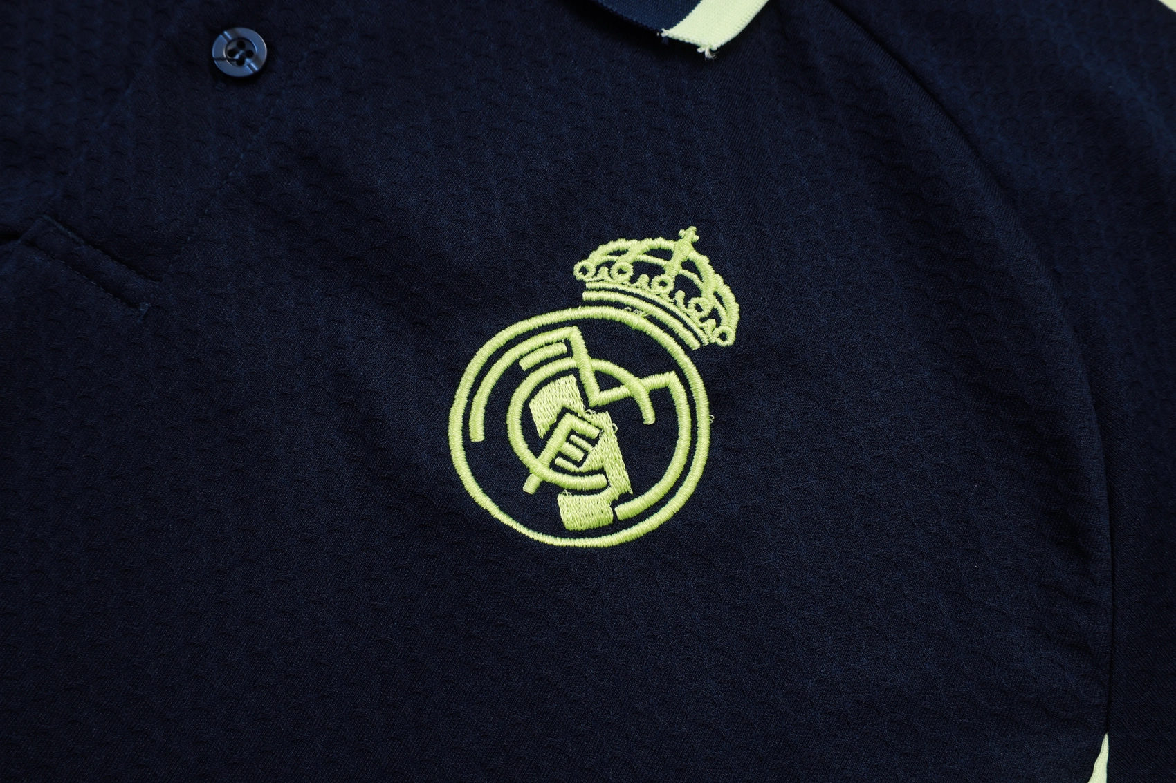 Real Madrid Training Kit (Polo+Pants) Cyan 2025/26 - Image 6