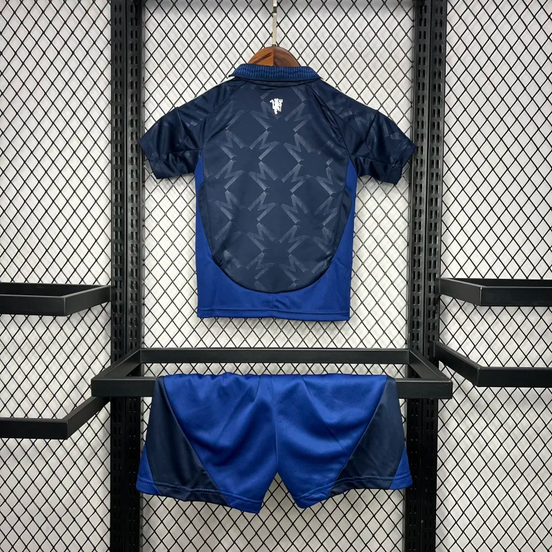 Manchester United Away Kids Kit Jersey+Shorts 2024/25 - Image 2