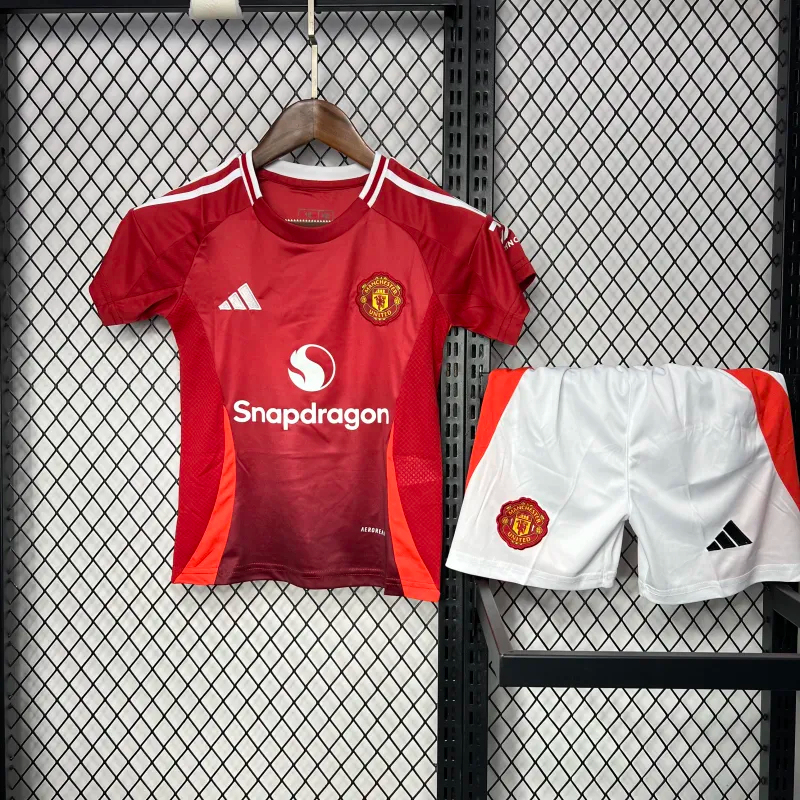 Manchester United Home Kids Kit Jersey+Shorts 2024/25 - Image 2