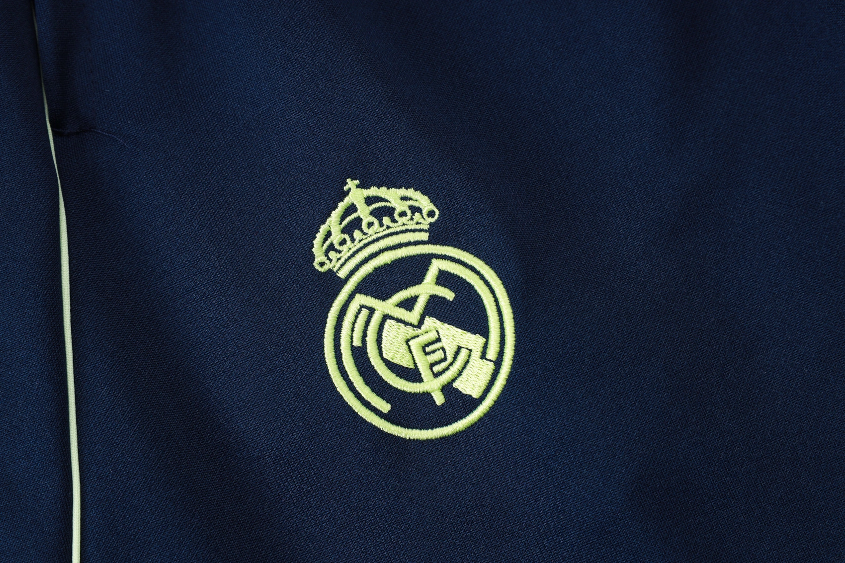 Real Madrid Training Kit (Jacket+Pants) Light Green 2025/26 - Image 3