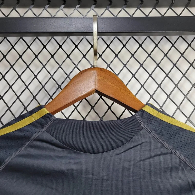 Liverpool Retro Football Jersey Away Long Sleeve Custom Shirt 2009/10 - Image 4