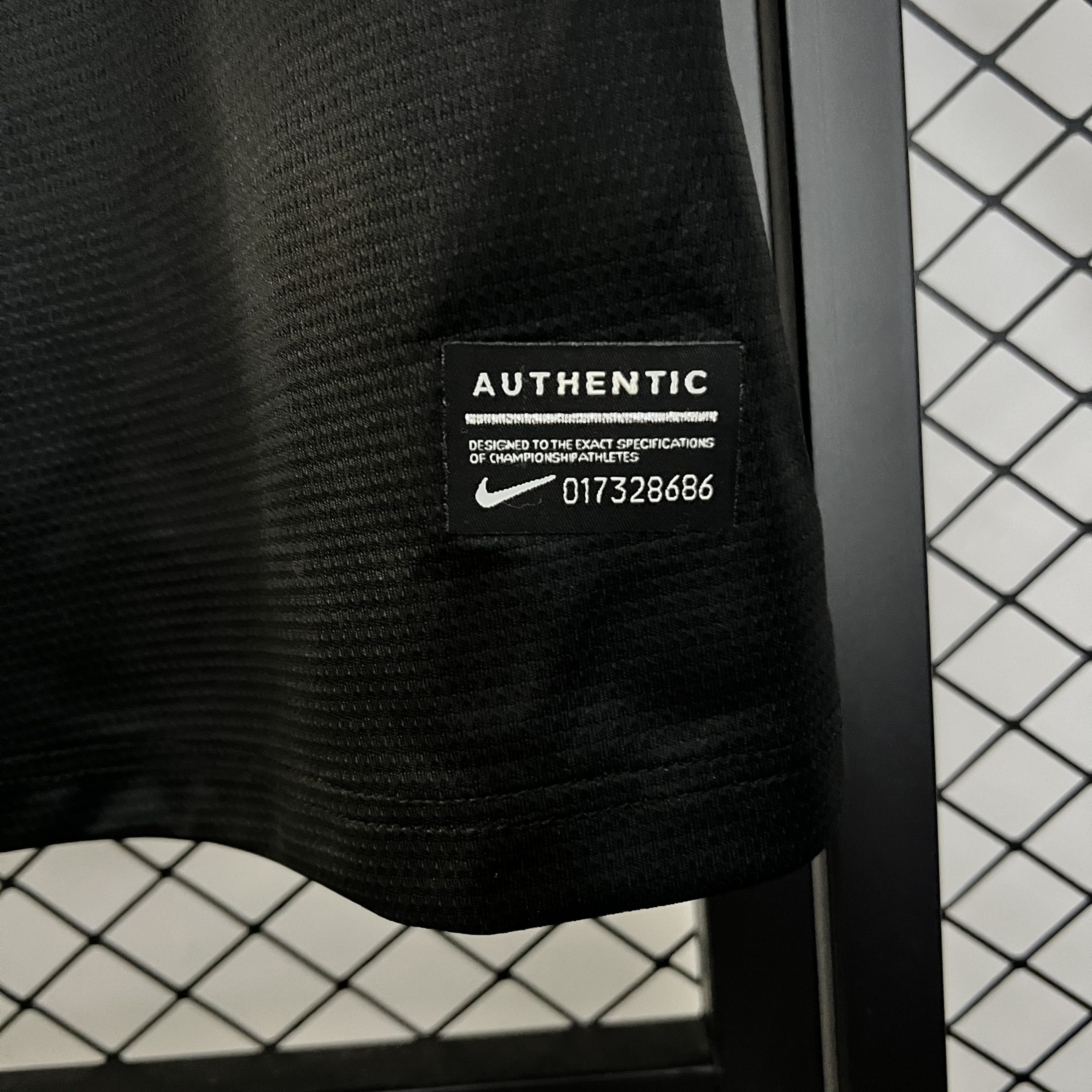 Manchester City Retro Away Football Jersey Shirt 2013/14 - Image 6