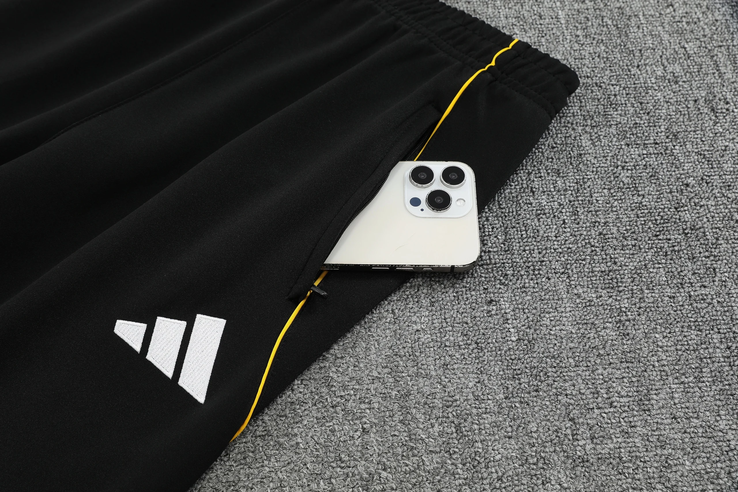 Real Madrid Training Kit (Jacket+Pants) White 2025/26 - Image 4