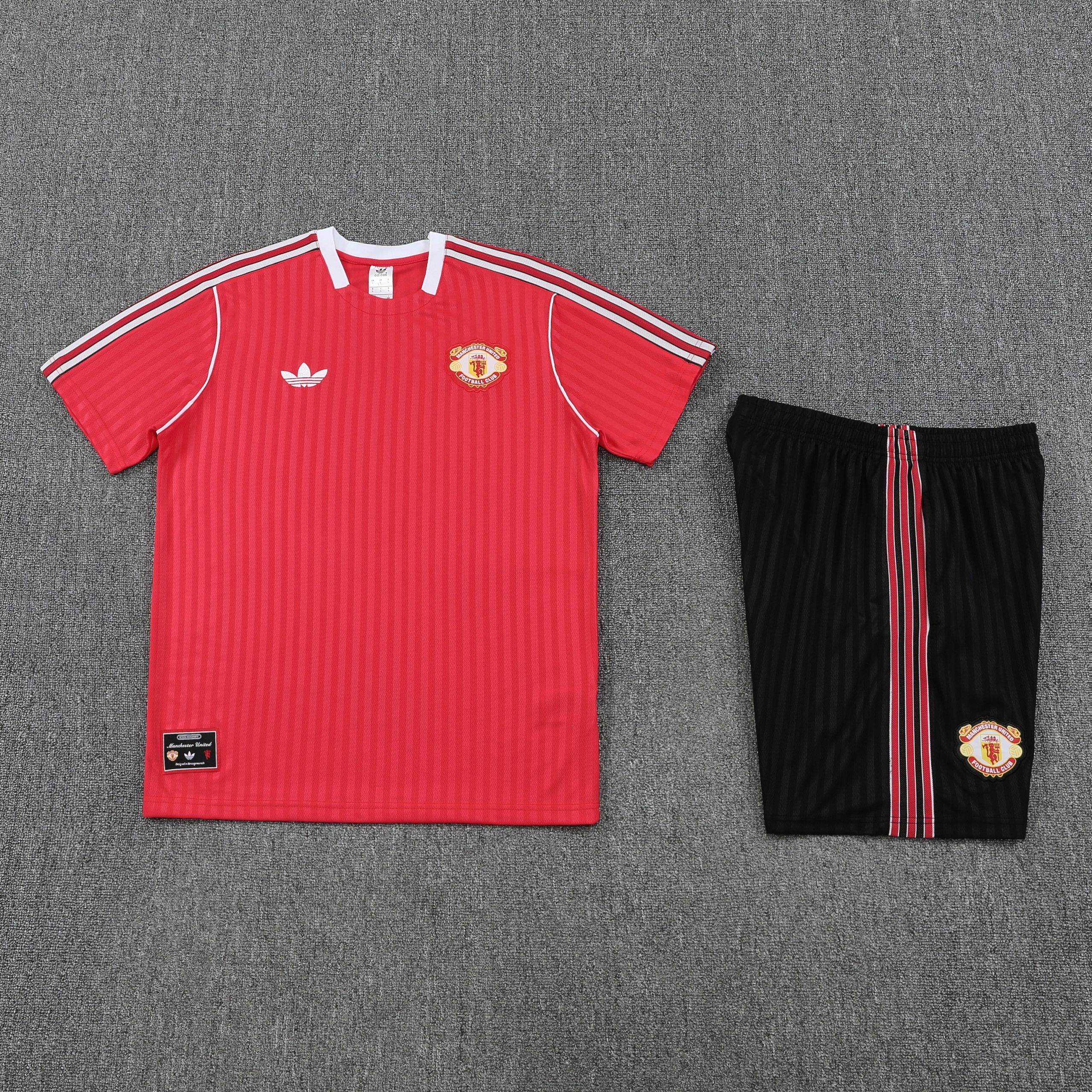 Manchester United OG Training Jersey Kit Red 2025/26 - Image 5