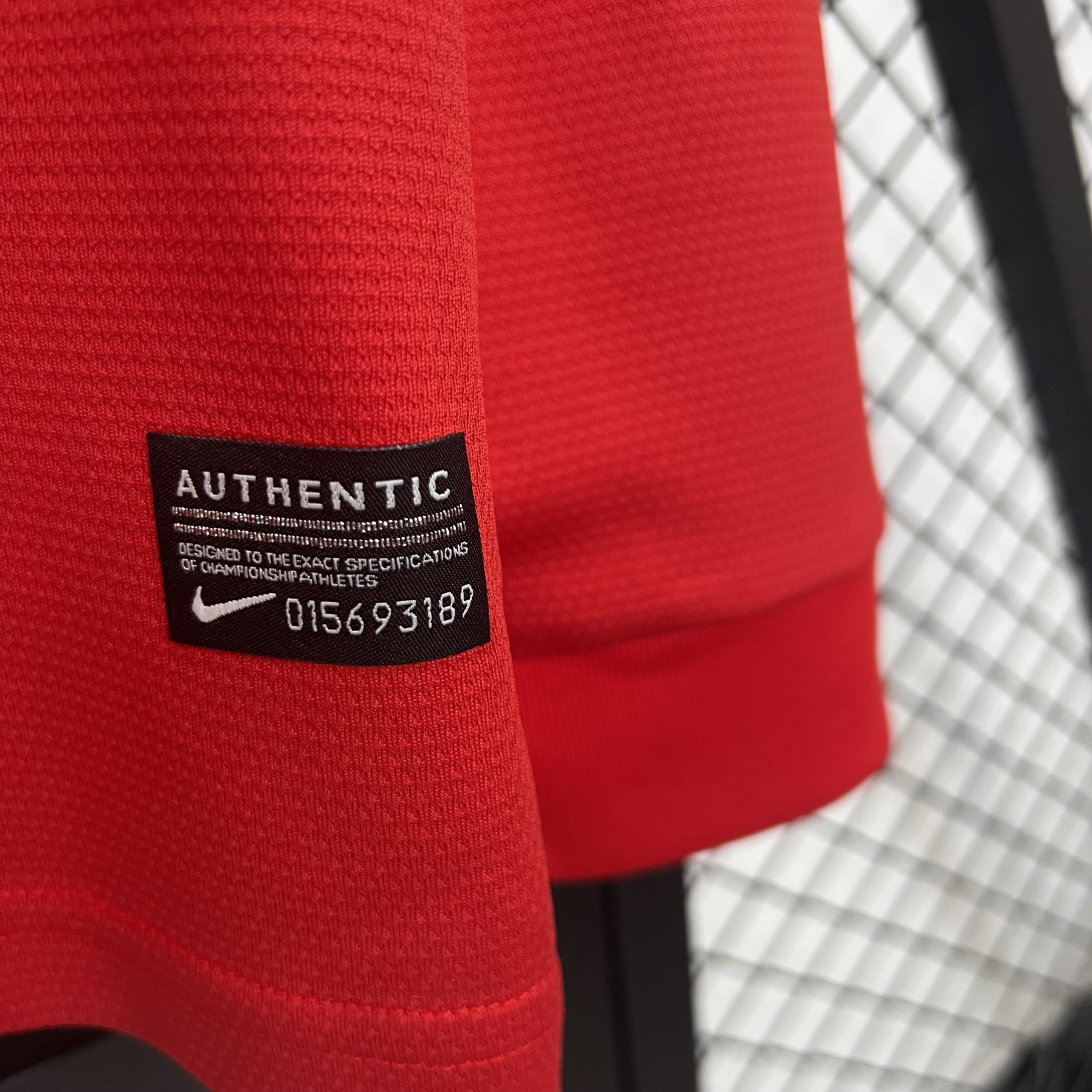 Manchester United Retro Home Long Sleeve Football Jersey Shirt 2013/14 - Image 4