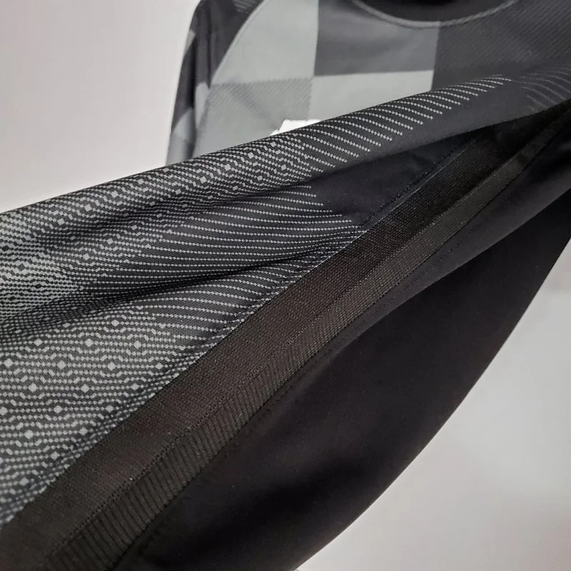 Liverpool Retro Football Jersey Goalkeeper Custom Shirt 2021/22 - Image 6