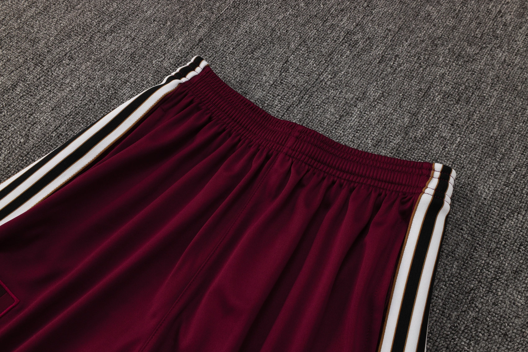 Ajax Training Kit (Polo+Pants) Deep Red 2025/26 - Image 4