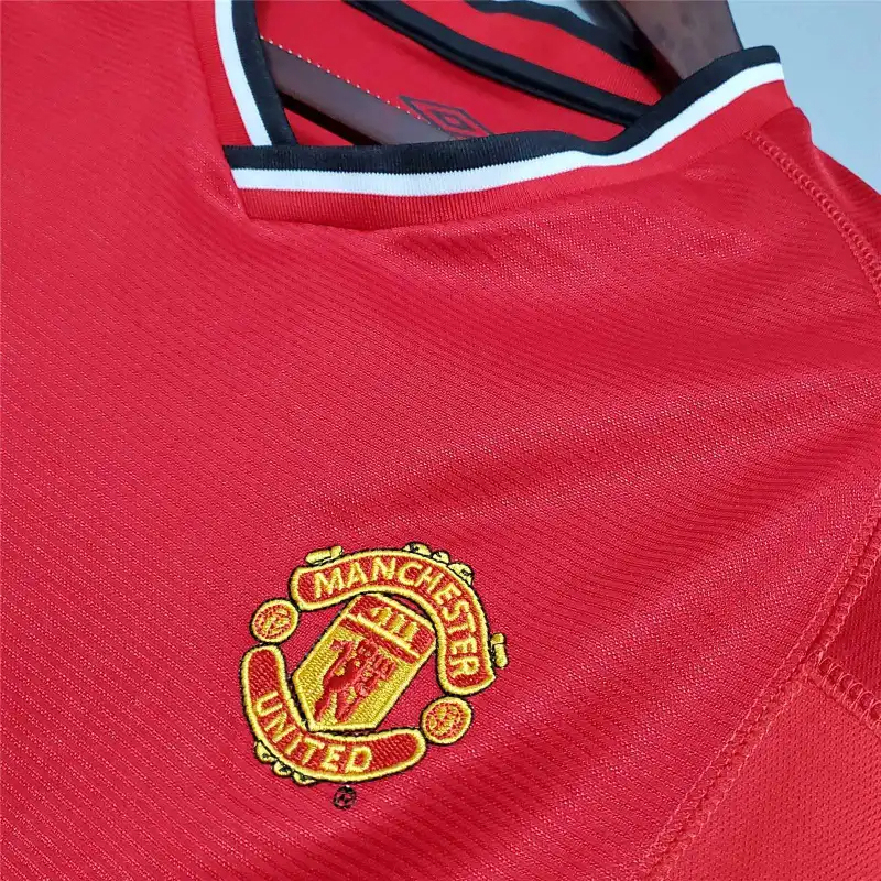 Manchester United Retro Home Football Jersey Shirt 2000/02 - Image 4