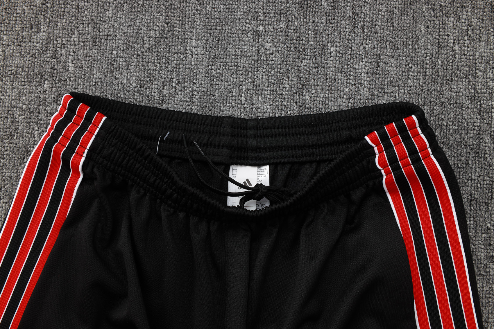 Manchester United Terrace Icons Training Kit (Jacket+Pants) Black 2025/26 - Image 3